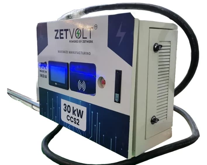 Zetwerk 30 kW — three-quarter view